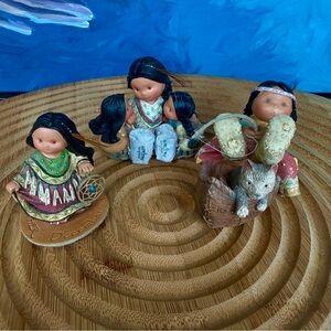 Vintage Friends of the Feather Enesco Native Family Figurines By Karen Hahn